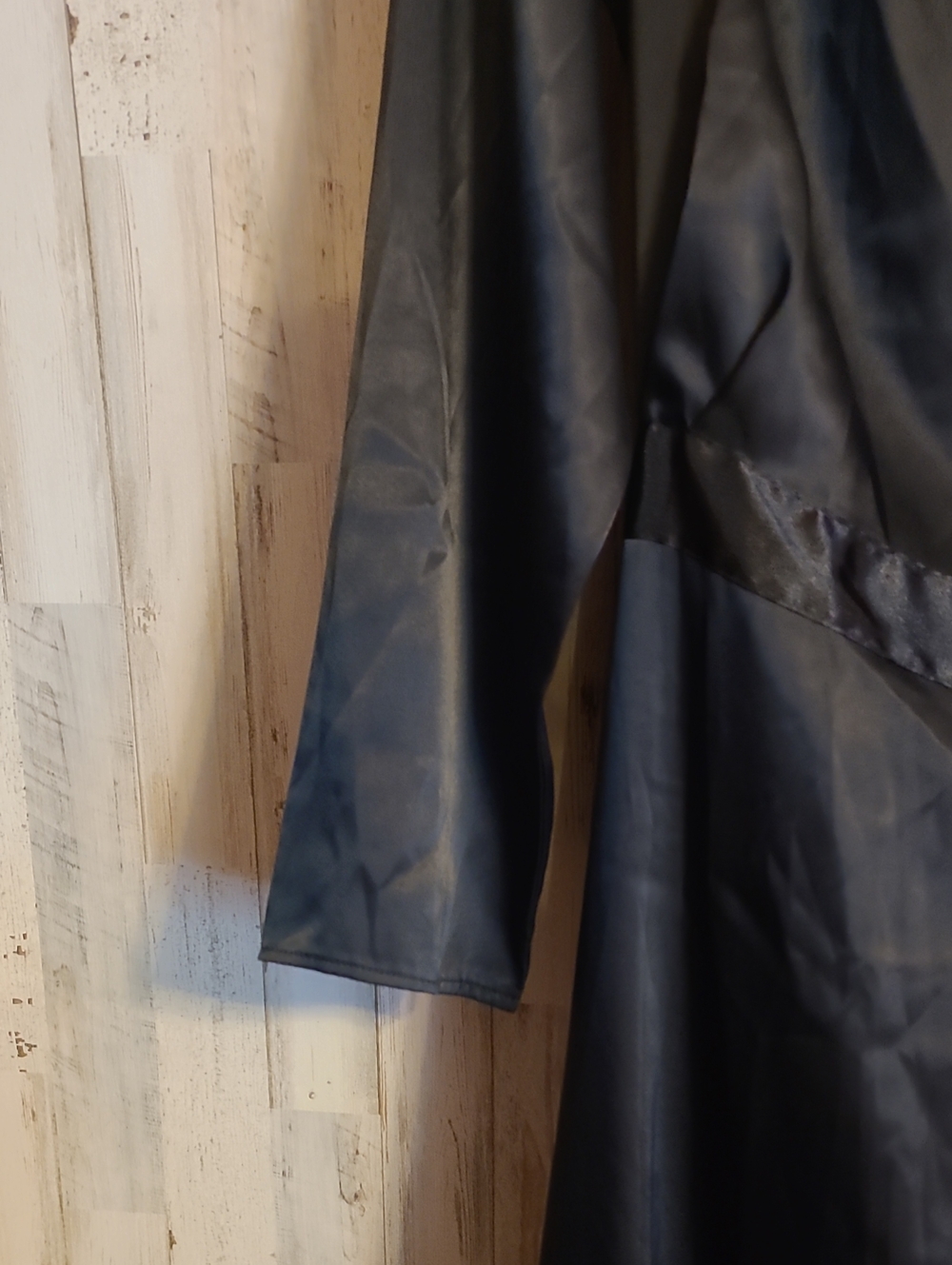 Cabernet Robe - Picture 6 of 8